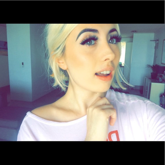 Meet your Posher, Amelia - Picture 1 of 1